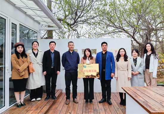 我校与全国甲级旅游民宿尹学芸创意写作园开展合作交流